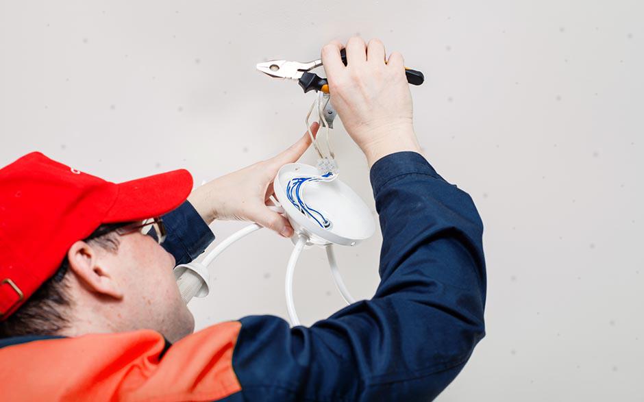 cherche électricien Paris 17